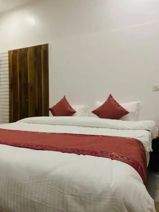 Raahi Private Luxury Room Near Kashi Vishwanath Varanasi India